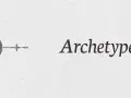 En ljudvåg och texten "Archetypes" på en ljus bakgrund. En symbol med ett "J" i en cirkel syns i övre vänstra hörnet.