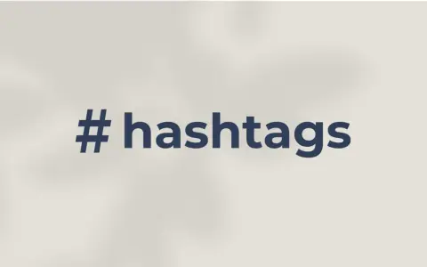 Texten "# hashtags" i mörkblå färg mot en ljus bakgrund. Enkel design som lyfter fram ordet. #svenska
