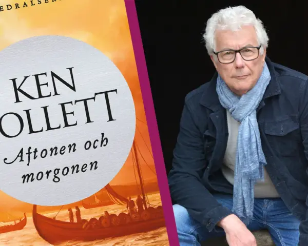 Ken Follett, författaren till "Aftonen och morgonen", sitter på en träbänk.