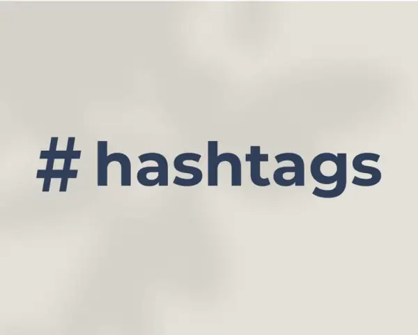 Texten "# hashtags" i mörkblå färg mot en ljus bakgrund. Enkel design som lyfter fram ordet. #svenska